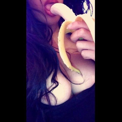 Qui veut jouer avec moi et ma collection de sextoy lol ???