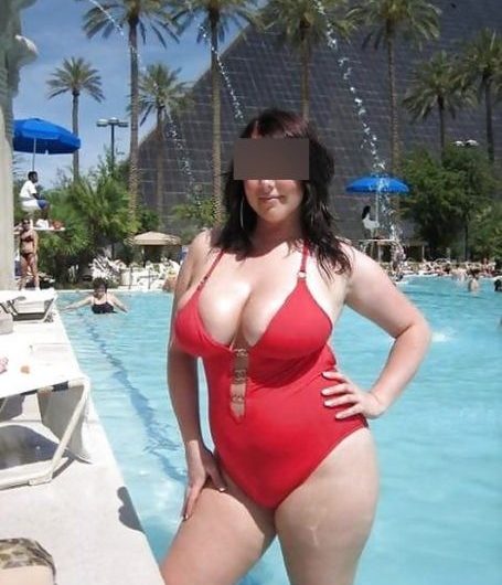 Coquine rondelette 100C ch à tirer son coup de tps en tps
