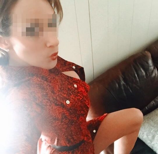 Cougar parisienne plutôt soumise pour jeune macho endurant