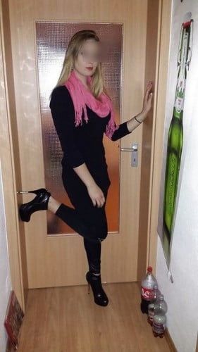 Salope blonde du 75 qui n’a pas été en contact avec une queue depuis 4 mois !!!