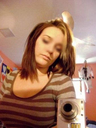 Célibataire de 25 ans sur Paris cherche homme mûr pour plansexe