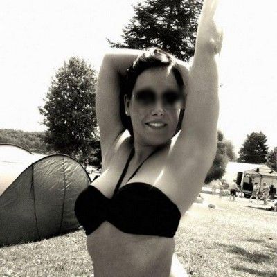Dans le lit d’une jeune brune très cochonne du 92