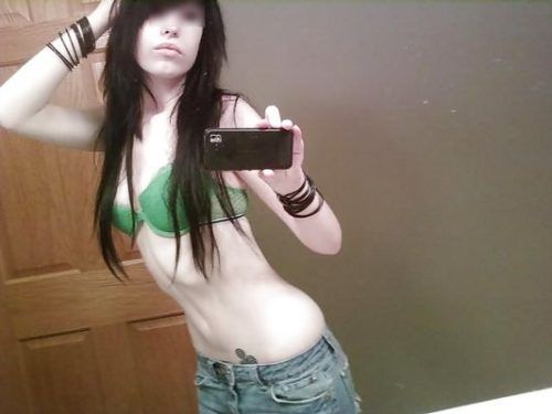 Etudiante du 77 fille emo pour rencontre coquine