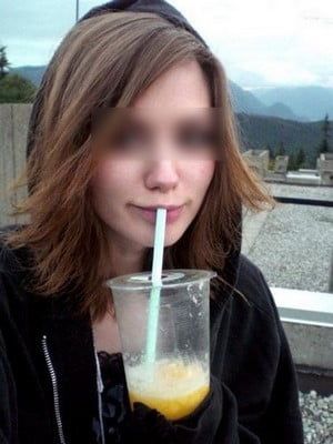 Lisa jeune femme mariée reçoit amant discret