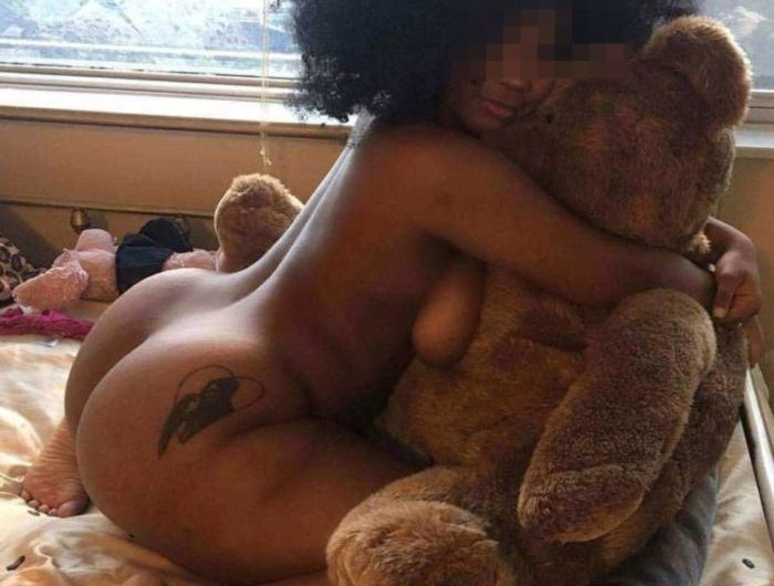 Niquer cette black pulpeuse à la régulière (dept 95)