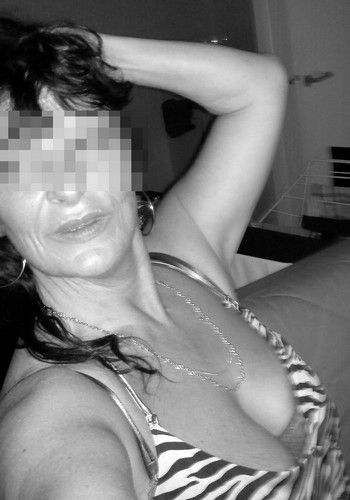 Veuve du 92 en manque d’hommes. Sexe only pour le moment