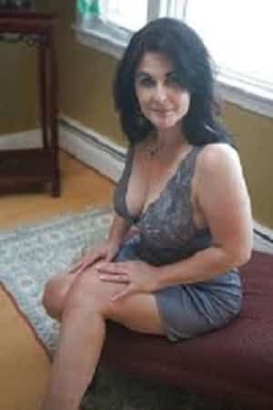 Salope mature sur Boulogne-Billancourt en quête de bon plan cul direct !