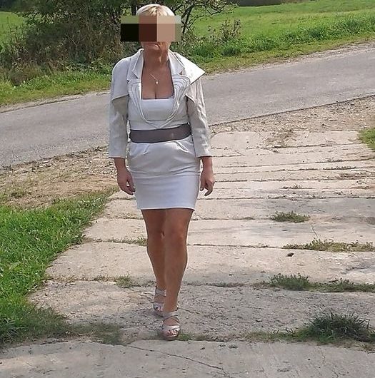 Belle mature offerte sur le 77 par mari candaule