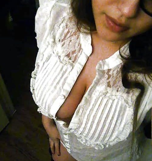 Jolie coquine du 93 veut jouir avec un bon coup