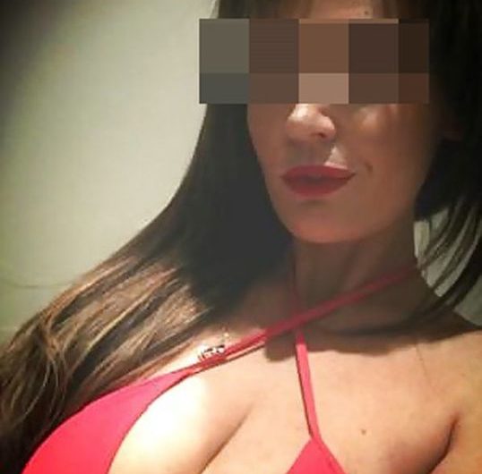 Salope mature sur Sainte-Geneviève-des-Bois intéressée par un trio avec un duo de jeunes baiseurs