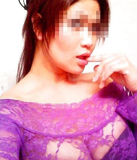 Plan sexe paris : Femme asiatique insatiable recherche un duo de baiseurs