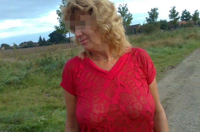 Plan cul Maurepas avec cougar nue fan de black tbm