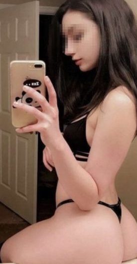 Nana en couple recherche rencontre coquine en Ile de France
