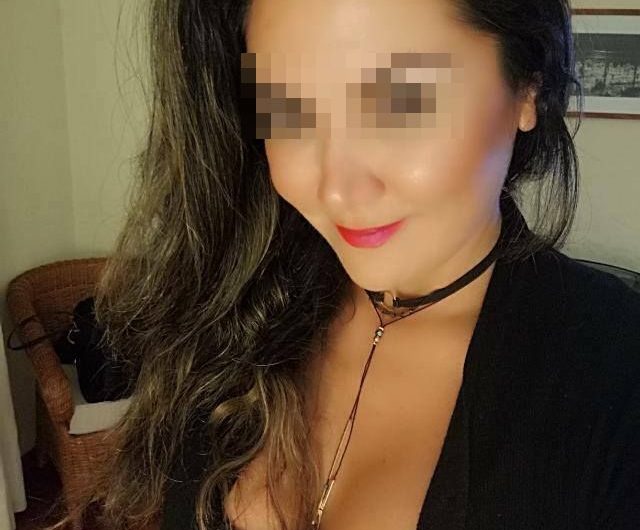Plan cul exhib à Paris 18 – Coquine sans tabou pour frissons en extérieur