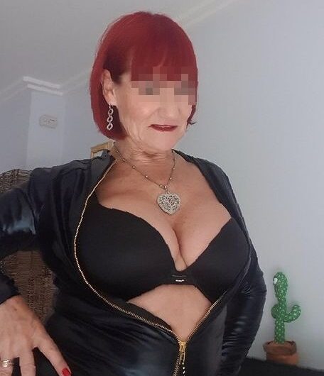 Cougar dominatrice Palaiseau – Initiation BDSM & Roleplay Prof/Soumis