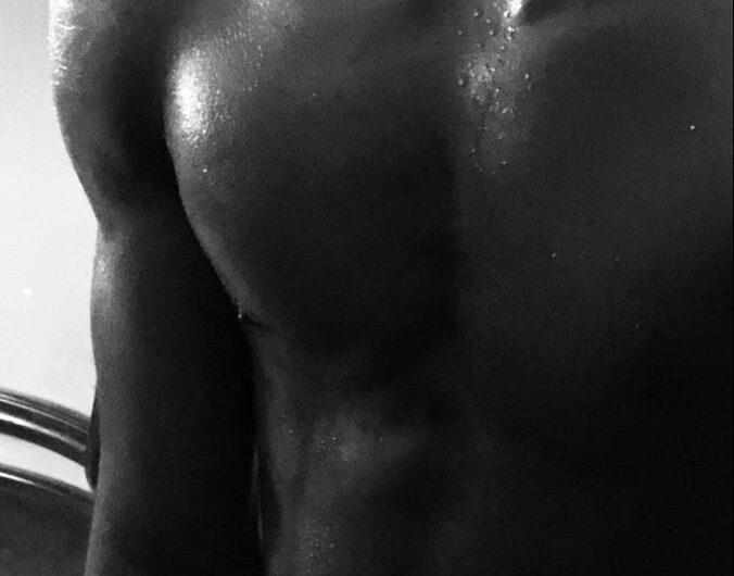 Jeune Grosse bite a votre disposition